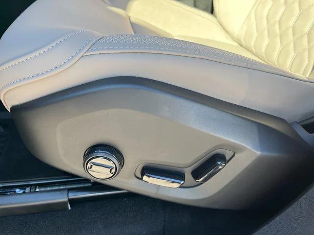 2026 Volvo XC90 Plus, B6 AWD Gas (mild hybrid), Gasoline, Bright, 7 Seats