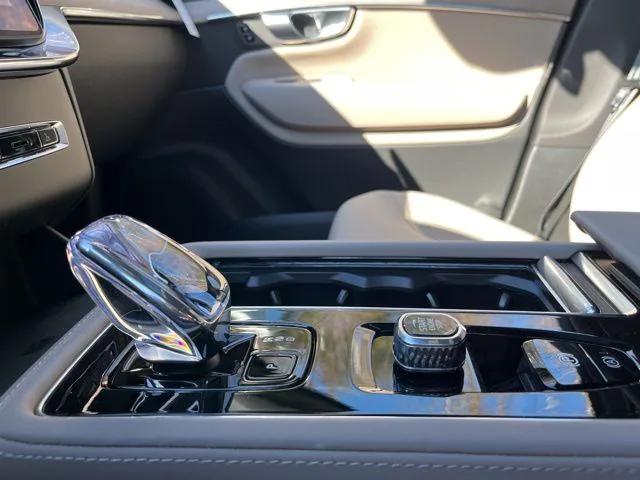 2026 Volvo XC90 Plus, B6 AWD Gas (mild hybrid), Gasoline, Bright, 7 Seats