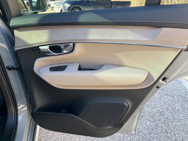 2026 Volvo XC90 Core, B5 AWD Gas (mild hybrid), Gasoline, Bright, 7 Seats
