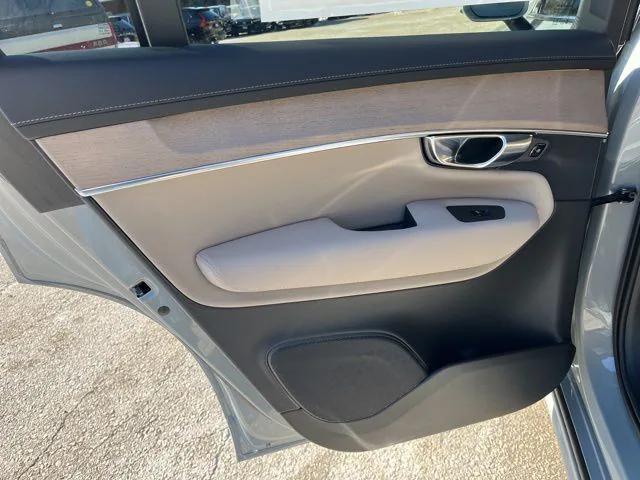 2026 Volvo XC90 Core, B5 AWD Gas (mild hybrid), Gasoline, Bright, 7 Seats