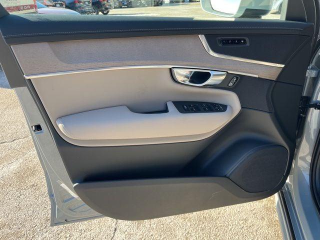 2026 Volvo XC90 Core, B5 AWD Gas (mild hybrid), Gasoline, Bright, 7 Seats