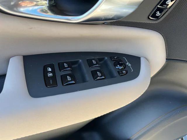 2026 Volvo XC90 Core, B5 AWD Gas (mild hybrid), Gasoline, Bright, 7 Seats