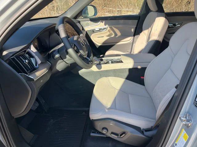 2026 Volvo XC90 Core, B5 AWD Gas (mild hybrid), Gasoline, Bright, 7 Seats