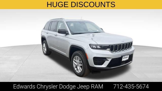 2026 Jeep Grand Cherokee GRAND CHEROKEE LAREDO X 4X4