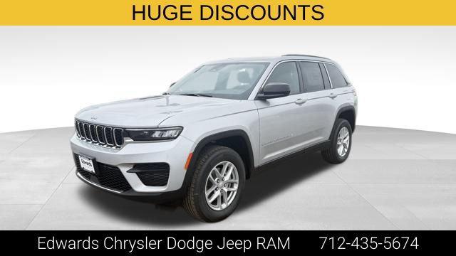 2026 Jeep Grand Cherokee GRAND CHEROKEE LAREDO X 4X4