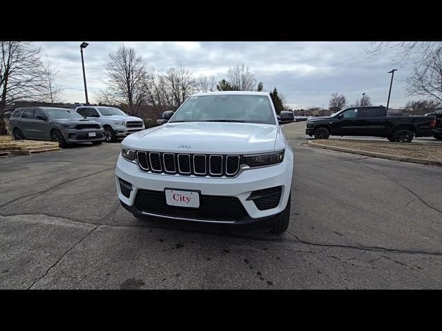 2026 Jeep Grand Cherokee GRAND CHEROKEE LAREDO X 4X4
