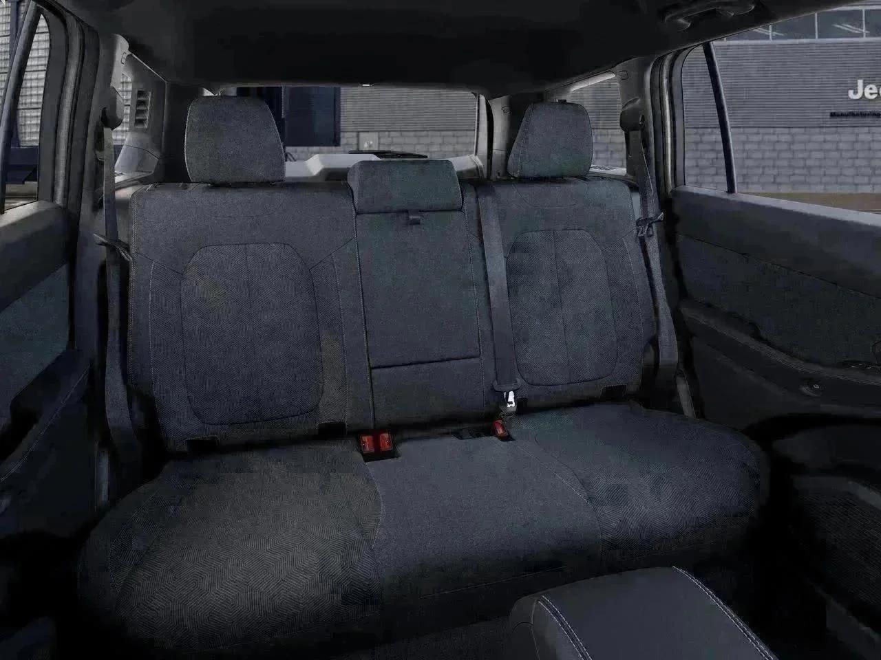 New 2026 Silver Zynith Clear-Coat Exterior Paint Jeep Laredo image 15