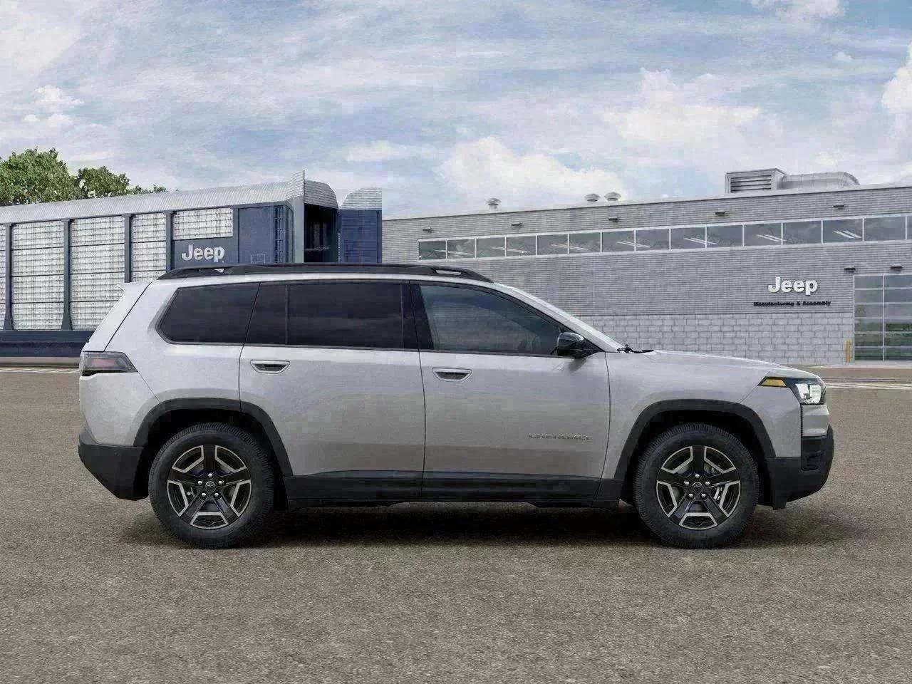 New 2026 Silver Zynith Clear-Coat Exterior Paint Jeep Laredo image 21