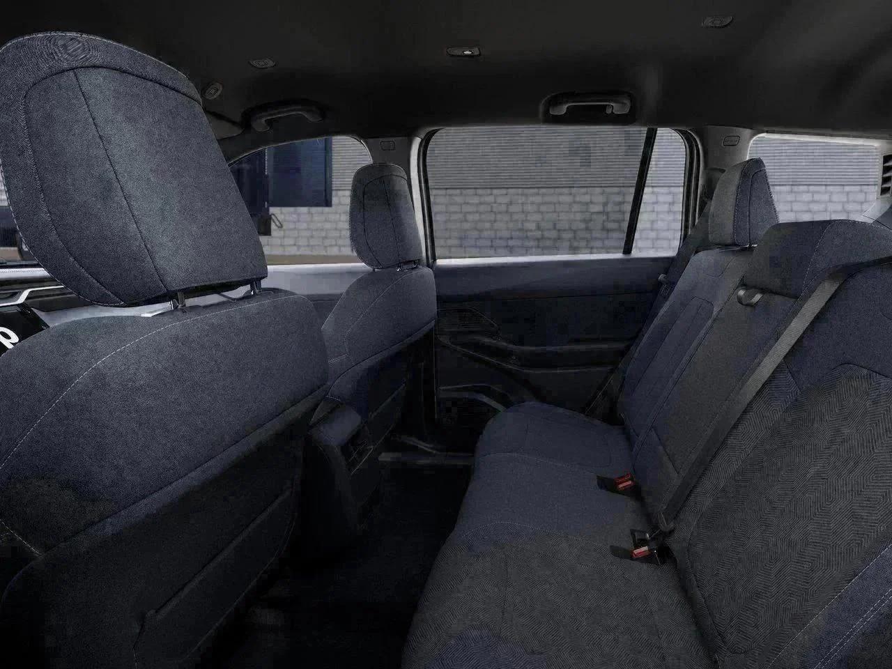 New 2026 Silver Zynith Clear-Coat Exterior Paint Jeep Laredo image 23