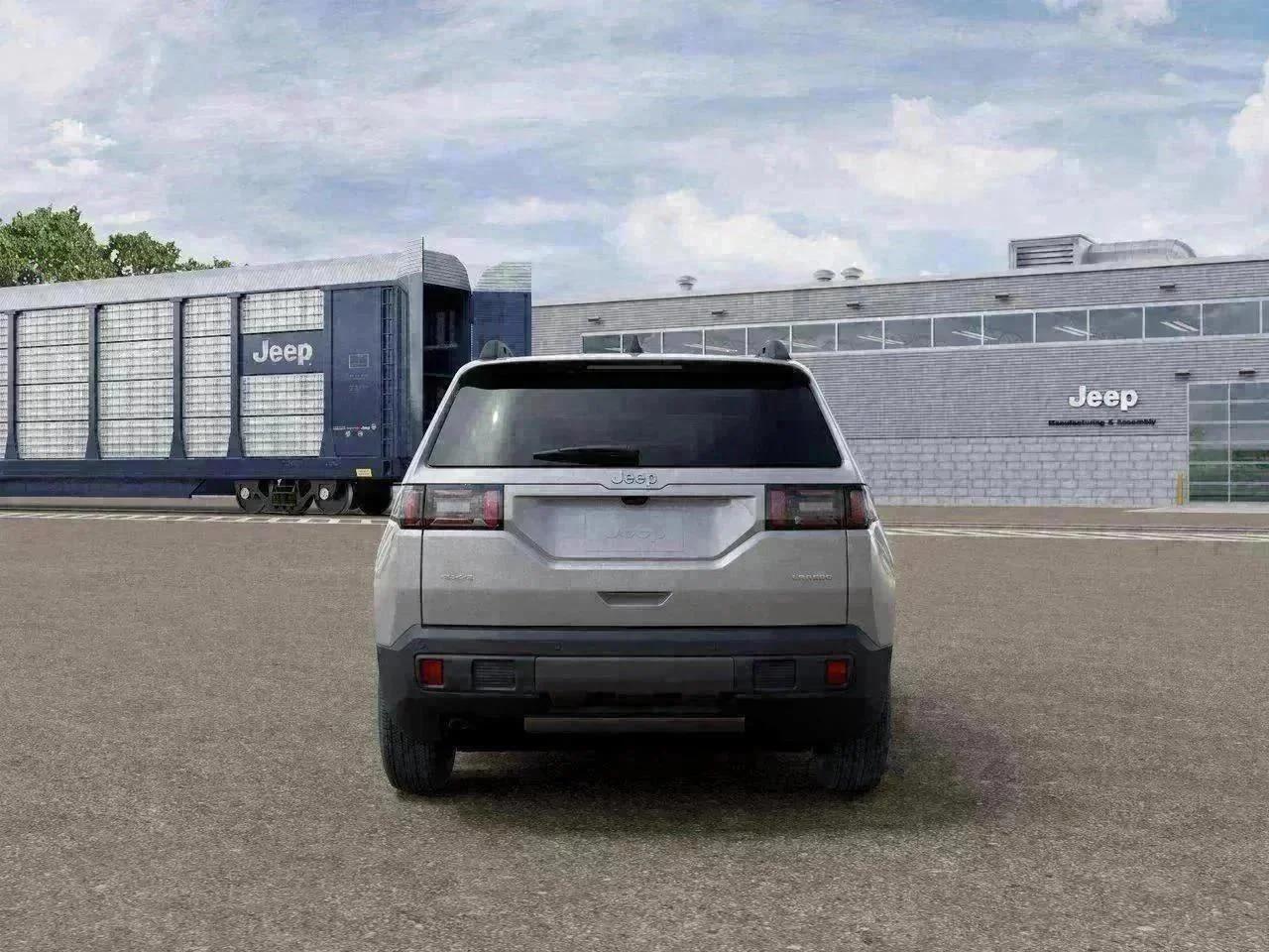 New 2026 Silver Zynith Clear-Coat Exterior Paint Jeep Laredo image 33