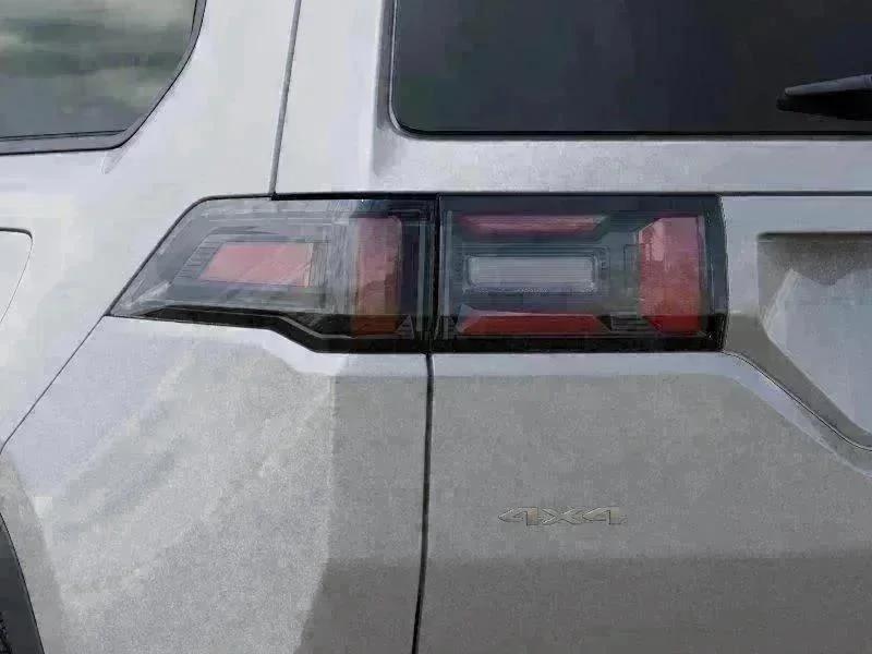 New 2026 Silver Zynith Clear-Coat Exterior Paint Jeep Laredo image 35