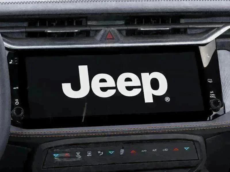New 2026 Silver Zynith Clear-Coat Exterior Paint Jeep Laredo image 44