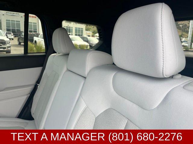 2026 Jeep Cherokee Laredo 4x4
