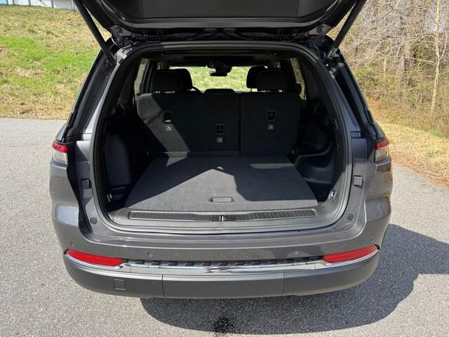 2026 Jeep Grand Cherokee Altitude 4x4