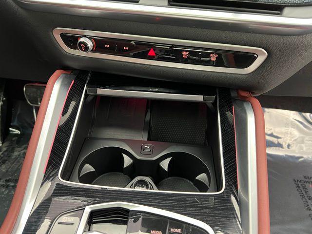 2025 BMW X6 xDrive40i