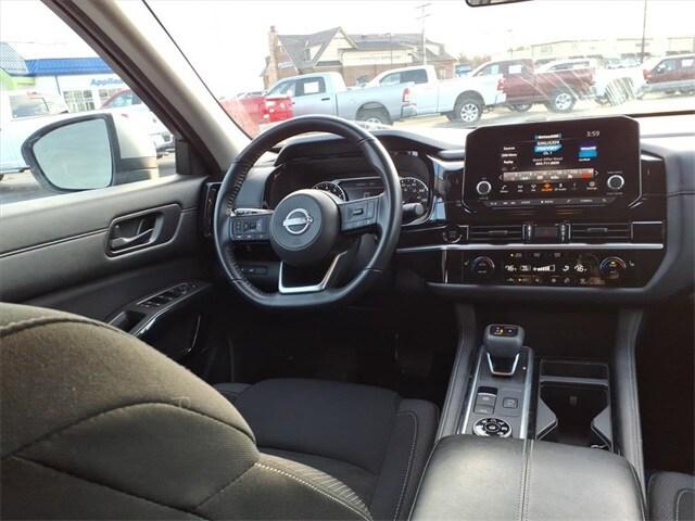 2025 Nissan Pathfinder SV 4WD
