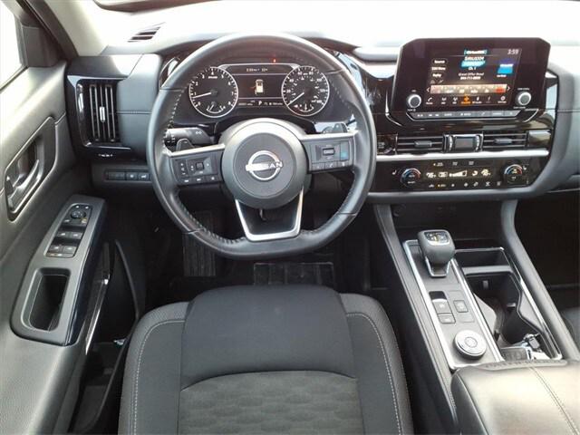 2025 Nissan Pathfinder SV 4WD