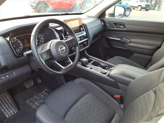 2025 Nissan Pathfinder SV 4WD