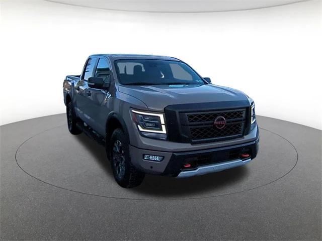 2024 Nissan TITAN Crew Cab PRO-4X 4x4