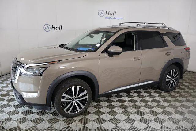 2024 Nissan Pathfinder Platinum FWD