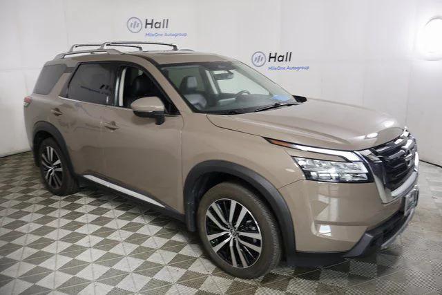 2024 Nissan Pathfinder Platinum FWD