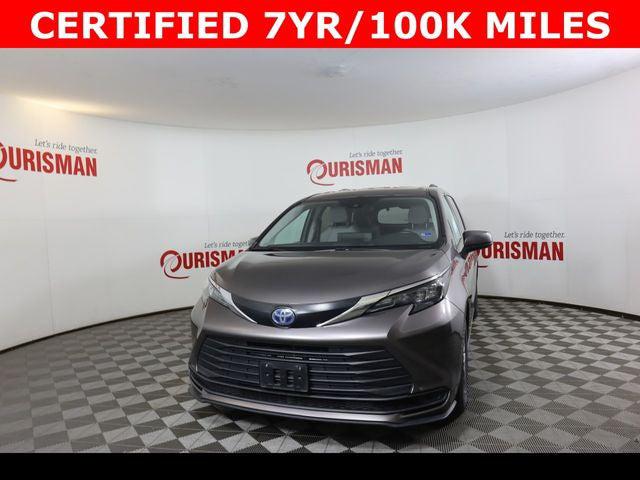 2024 Toyota Sienna LE