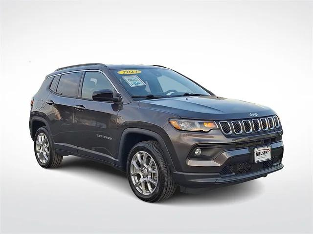 2024 Jeep Compass Latitude Lux FWD