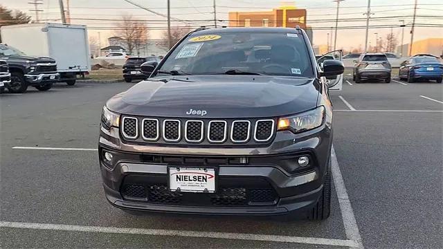2024 Jeep Compass Latitude Lux FWD