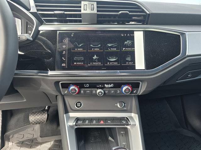 2025 Audi Q3 Premium 45 TFSI S line quattro Tiptronic