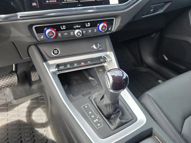 2025 Audi Q3 Premium 45 TFSI S line quattro Tiptronic