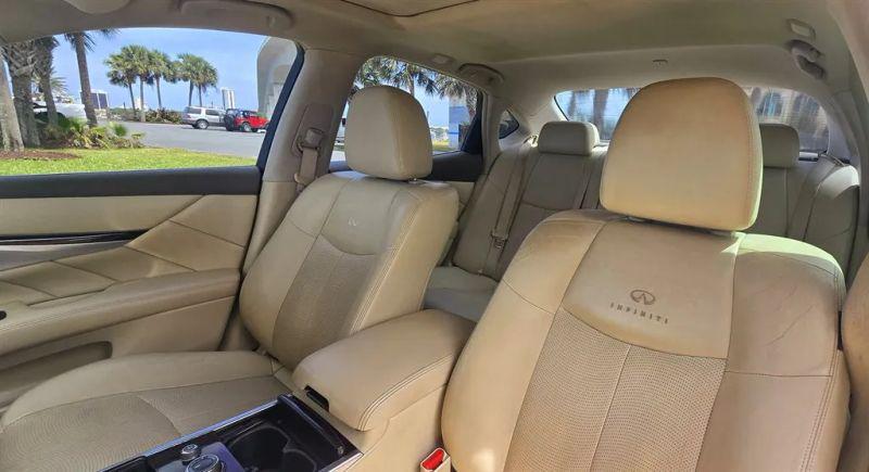 2012 INFINITI M37 M37