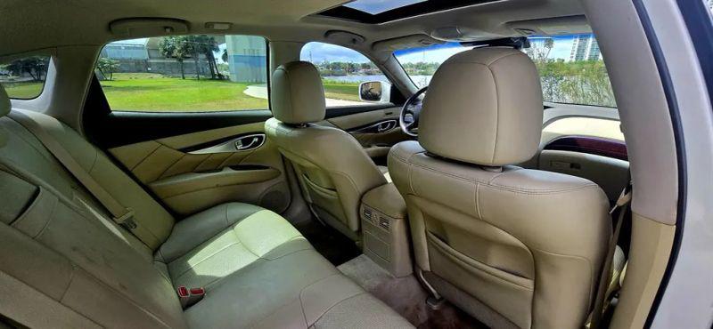 2012 INFINITI M37 M37