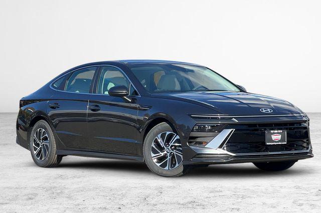 2026 Hyundai Sonata Blue's photo