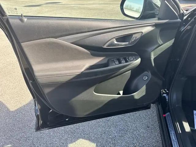 2026 Buick NV Avenir FWD