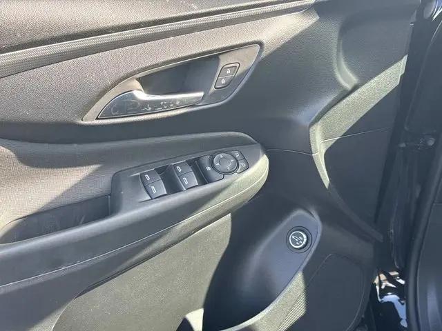 2026 Buick NV Avenir FWD