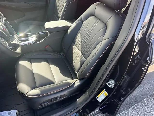 2026 Buick NV Avenir FWD