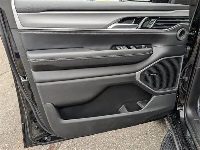 2026 Jeep Grand Wagoneer L 4x4