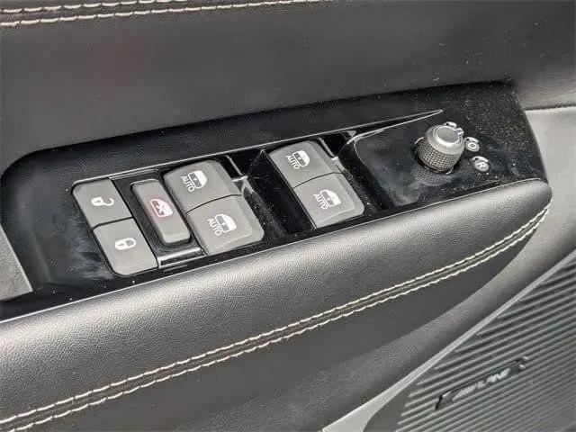 2026 Jeep Grand Wagoneer L 4x4