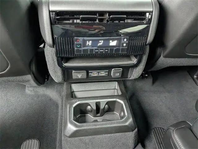 2026 Jeep Grand Wagoneer L 4x4