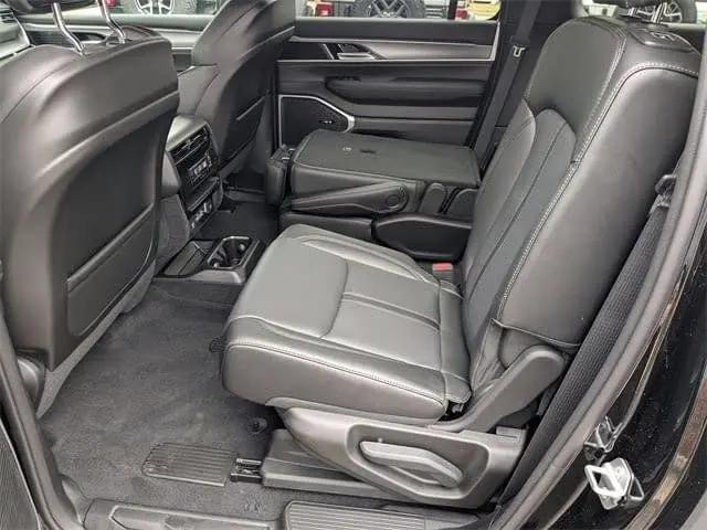 2026 Jeep Grand Wagoneer L 4x4