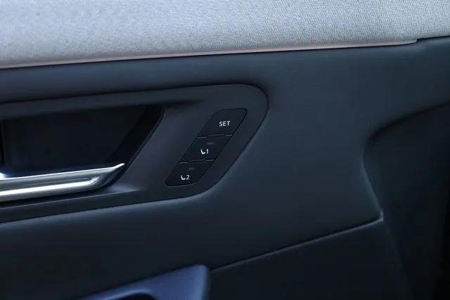 2026 Nissan LEAF PLATINUM+