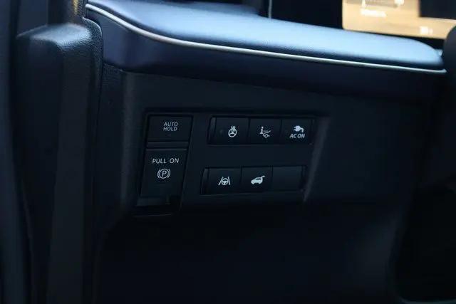 2026 Nissan LEAF PLATINUM+