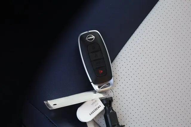 2026 Nissan LEAF PLATINUM+