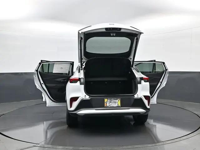 2026 Buick NV Preferred FWD