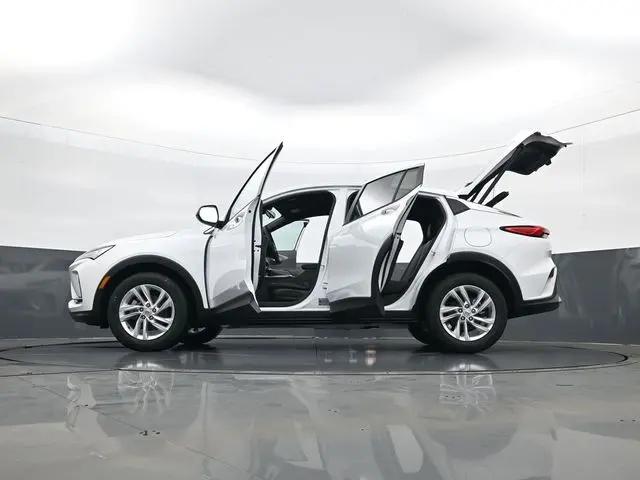 2026 Buick NV Preferred FWD