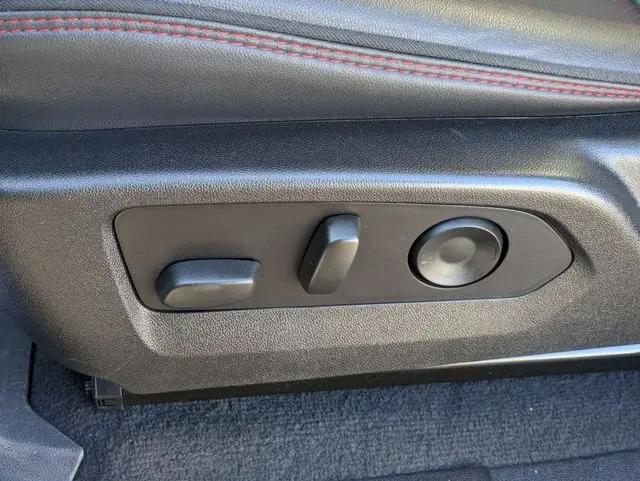 2023 GMC Canyon 4WD Crew Cab Short Box AT4X