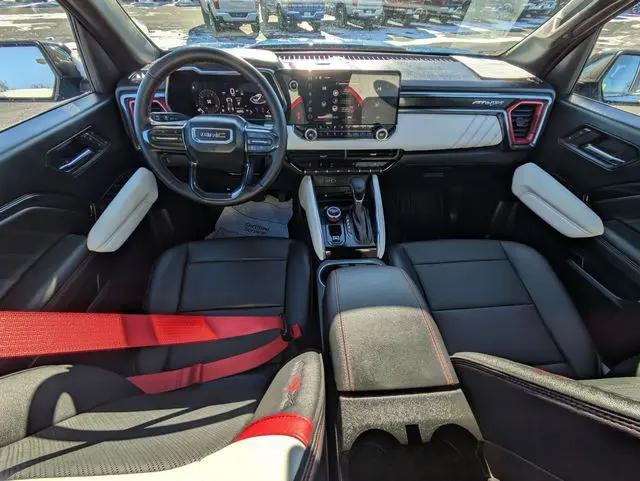 2023 GMC Canyon 4WD Crew Cab Short Box AT4X