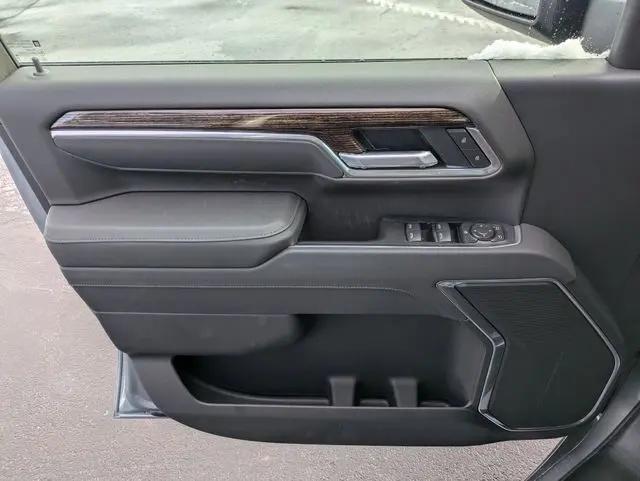 2026 GMC Sierra 2500HD Crew Cab, Standard Bed, SLE, 4WD
