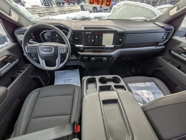 2026 GMC Sierra 2500HD Crew Cab, Standard Bed, SLE, 4WD
