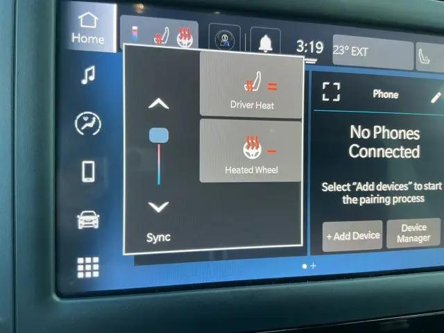 2023 Chrysler Voyager LX